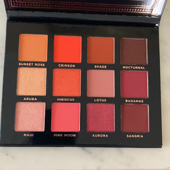 Ace  Beaute Scarlet Dusk Palette - Picture 2 of 3